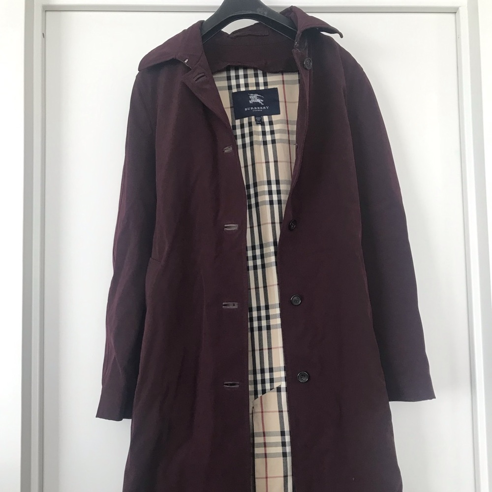 Burberry Women’s Lined Trench Coat with Belt Size8